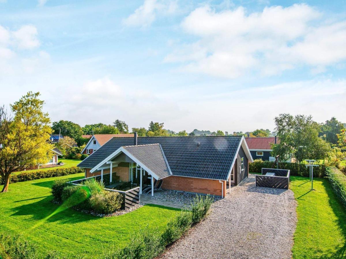 10 Person Holiday Home In Juelsminde Sonderby  Esterno foto
