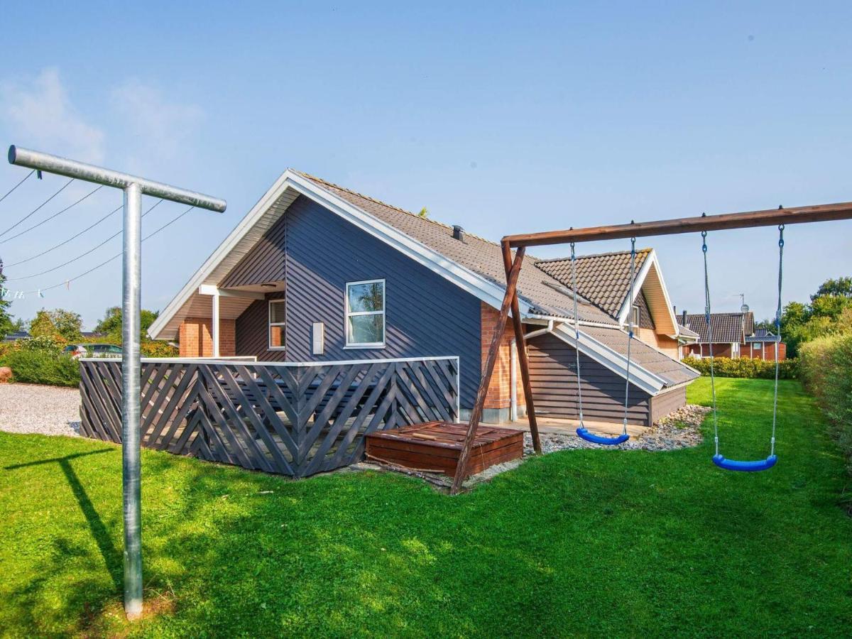 10 Person Holiday Home In Juelsminde Sonderby  Esterno foto
