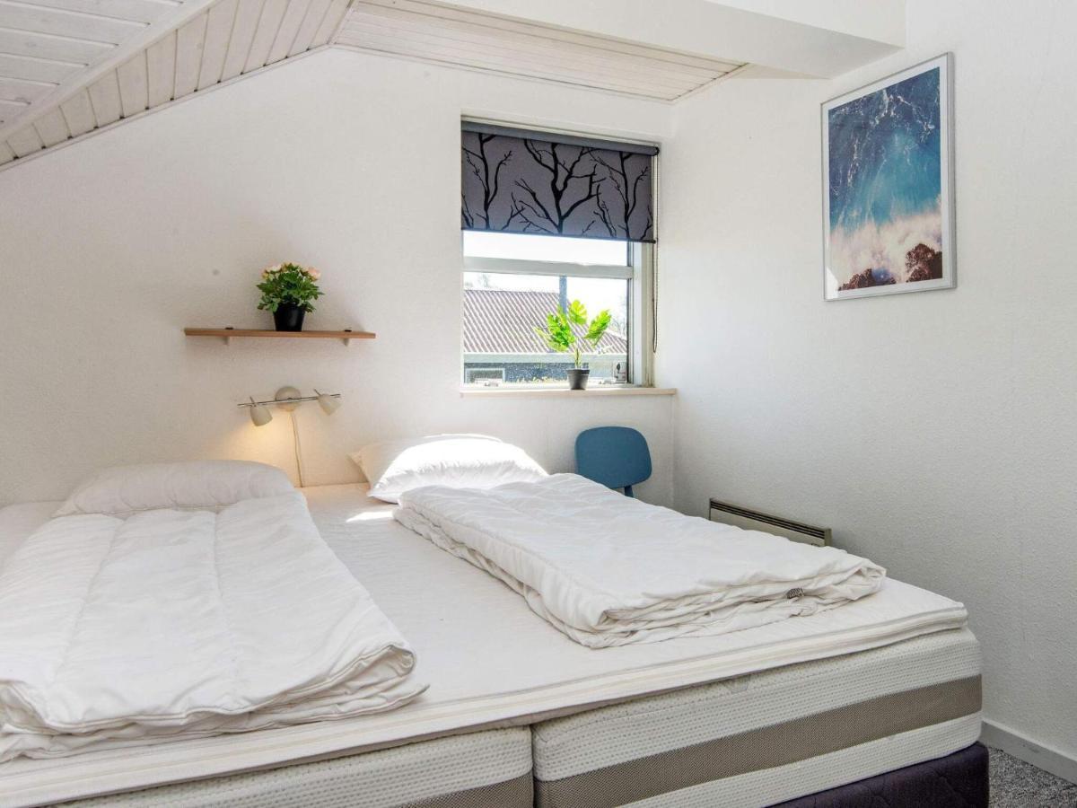 10 Person Holiday Home In Juelsminde Sonderby  Esterno foto